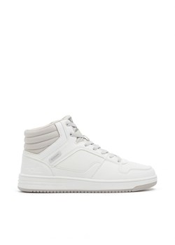 Cropp - Wysokie białe sneakersy - biały ze sklepu Cropp w kategorii Buty sportowe męskie - zdjęcie 161821815