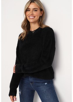 Czarny Klasyczny Sweter z Puchatego Materiału Oversize Miarra ze sklepu Born2be Odzież w kategorii Swetry damskie - zdjęcie 161841568