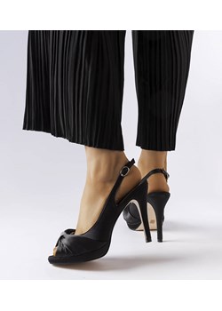 Czarne sandały na szpilce Crispina ze sklepu gemre w kategorii Czółenka - zdjęcie 161844316