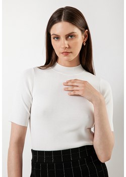 Biały wiskozowy półgolf z krótkim rękawem ze sklepu Molton w kategorii Bluzki damskie - zdjęcie 161957868