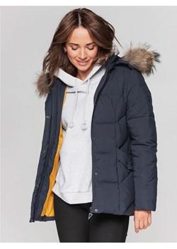 Zimowa granatowa kurtka z naturalnym futrem Perso ze sklepu Eye For Fashion w kategorii Kurtki damskie - zdjęcie 161967418