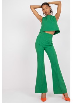 Komplet dla kobiet - T-shirt z bez rękawów i długie spodnie typu dzwony - zielony ze sklepu 5.10.15 w kategorii Komplety i garnitury damskie - zdjęcie 161972865