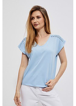 T-shirt damski ze zdobieniem błękitny ze sklepu 5.10.15 w kategorii Bluzki damskie - zdjęcie 161988359