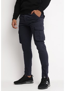 Granatowe Spodnie Bojówki z Kieszeniami Eselam ze sklepu Born2be Odzież w kategorii Spodnie męskie - zdjęcie 162023087