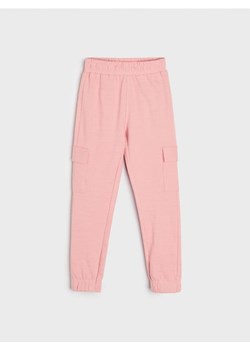 Sinsay - Spodnie dresowe jogger - różowy ze sklepu Sinsay w kategorii Spodnie dziewczęce - zdjęcie 162030335