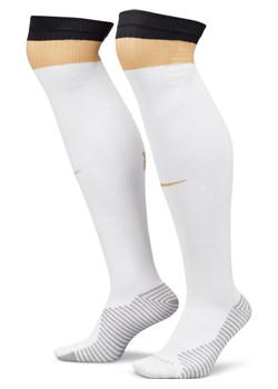 Skarpety piłkarskie do kolan Chelsea F.C. (wersja domowa/wyjazdowa) - Biel ze sklepu Nike poland w kategorii Skarpetogetry piłkarskie - zdjęcie 162037498