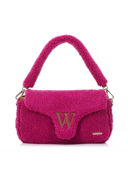 Damska torebka ze sztucznego futra różowa ze sklepu WITTCHEN w kategorii Listonoszki - zdjęcie 162107437