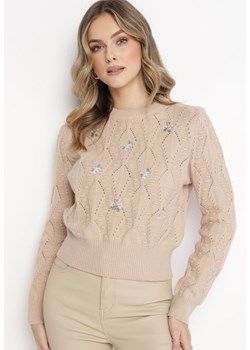 Beżowy Sweter o Klasycznym Kroju z Haftowanymi Kwiatami Chasane ze sklepu Born2be Odzież w kategorii Swetry damskie - zdjęcie 162121759