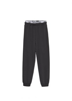Cropp - Czarne dresowe joggery z napisem - czarny ze sklepu Cropp w kategorii Spodnie damskie - zdjęcie 162304938