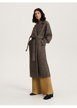 Reserved - Dwurzędowy płaszcz z paskiem - ciemnobrązowy ze sklepu Reserved w kategorii Płaszcze damskie - zdjęcie 162319068
