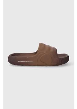 adidas Originals klapki Adilette 22 kolor brązowy IG7493 ze sklepu PRM w kategorii Klapki męskie - zdjęcie 162390399