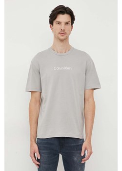 Calvin Klein t-shirt bawełniany kolor szary wzorzysty ze sklepu ANSWEAR.com w kategorii T-shirty męskie - zdjęcie 162415885