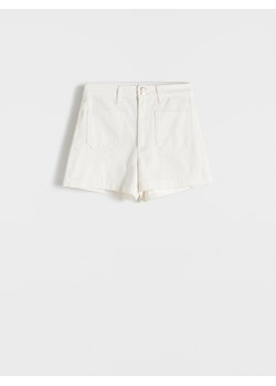 Reserved - Denimowe szorty z wysokim stanem - biały ze sklepu Reserved w kategorii Szorty - zdjęcie 162489175
