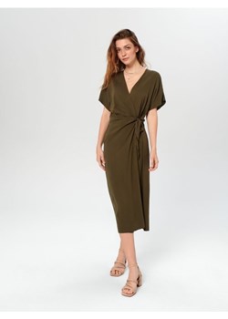 Sinsay - Sukienka midi - zielony ze sklepu Sinsay w kategorii Sukienki - zdjęcie 162498807
