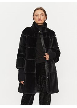 Patrizia Pepe Futro 2O0108/E5T7-K103 Czarny Regular Fit ze sklepu MODIVO w kategorii Futra damskie - zdjęcie 162534629