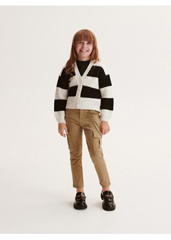 Reserved - Jeansy skinny z łańcuchem - zielony ze sklepu Reserved w kategorii Spodnie dziewczęce - zdjęcie 162537309