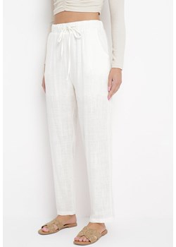 Białe Bawełniane Spodnie z Gumką w Talii i Prostymi Nogawkami Olalla ze sklepu Born2be Odzież w kategorii Spodnie damskie - zdjęcie 162572845