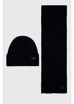 Barbour czapka i szalik Carlton Fleck Beanie &amp; Scarf Gift Set kolor granatowy MGS0047 ze sklepu ANSWEAR.com w kategorii Dodatki męskie - zdjęcie 162576538