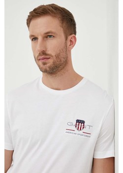Gant t-shirt bawełniany kolor biały z aplikacją ze sklepu ANSWEAR.com w kategorii T-shirty męskie - zdjęcie 162688655