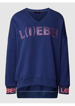Bluza z obszyciem ozdobnymi kamieniami model ‘L(I)EBE!’ ze sklepu Peek&Cloppenburg  w kategorii Bluzy damskie - zdjęcie 162694186