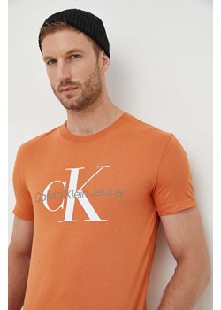 Calvin Klein Jeans t-shirt bawełniany kolor pomarańczowy z nadrukiem ze sklepu ANSWEAR.com w kategorii T-shirty męskie - zdjęcie 162702927