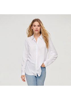 Gładka koszula z wiskozy biała - Biały ze sklepu House w kategorii Koszule damskie - zdjęcie 162721697