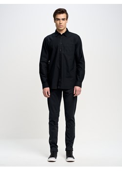 Koszula męska z tkaniny typu oxford czarna Trixi 906 ze sklepu Big Star w kategorii Koszule męskie - zdjęcie 162739268