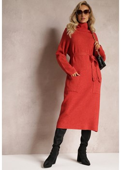 Czerwona Sweterkowa Sukienka z Materiałowym Paskiem i Wywijanym Golfem Raileanu ze sklepu Renee odzież w kategorii Sukienki - zdjęcie 162740679