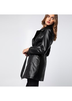 Damski płaszcz z ekoskóry z paskiem czarny ze sklepu WITTCHEN w kategorii Płaszcze damskie - zdjęcie 162746507