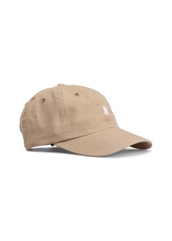 Norse Projects czapka bawełniana Twill Sports Cap kolor beżowy z aplikacją N80-0001 0966 ze sklepu PRM w kategorii Czapki z daszkiem damskie - zdjęcie 162750847