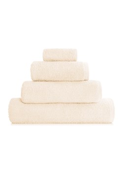 Ręcznik 327A - kremowy ze sklepu Edoti w kategorii Ręczniki - zdjęcie 162753009