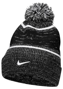 Wywijana czapka Nike Peak - Biel ze sklepu Nike poland w kategorii Czapki zimowe męskie - zdjęcie 162784216