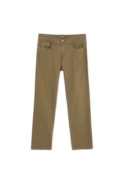 Cropp - Oliwkowe jeansy comfort - zielony ze sklepu Cropp w kategorii Jeansy męskie - zdjęcie 162825259