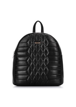 Damski plecak z pikowanej ekoskóry w geometryczny wzór czarny ze sklepu WITTCHEN w kategorii Plecaki - zdjęcie 162856359