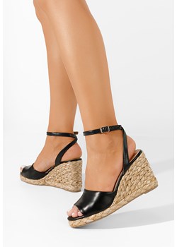 Czarne sandały na koturnie Sionia ze sklepu Zapatos w kategorii Sandały damskie - zdjęcie 162858727