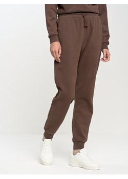 Spodnie damskie dresowe brązowe Foxaner 804/ Meganer 804/ Jeaner 804 ze sklepu Big Star w kategorii Spodnie damskie - zdjęcie 162898157