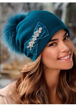 Niebieska czapka z pomponem i ozdobną kokardą L'AF Firen ze sklepu Eye For Fashion w kategorii Czapki zimowe damskie - zdjęcie 162901065