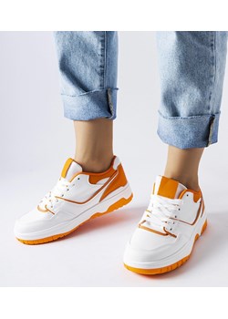 Biało-pomarańczowe sneakersy Barrette ze sklepu gemre w kategorii Buty sportowe damskie - zdjęcie 162909588