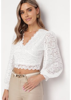 Biała Krótka Bluzka Koronkowa z Mantkietami Leerive ze sklepu Born2be Odzież w kategorii Bluzki damskie - zdjęcie 162932269