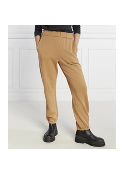 Max Mara Leisure Spodnie dresowe | Regular Fit ze sklepu Gomez Fashion Store w kategorii Spodnie damskie - zdjęcie 163329228