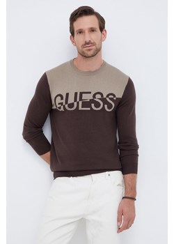 Guess bluzka męska kolor brązowy lekki ze sklepu ANSWEAR.com w kategorii Swetry męskie - zdjęcie 163361996