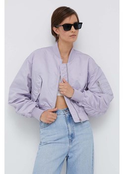 Calvin Klein Jeans kurtka bomber damski kolor fioletowy przejściowa ze sklepu ANSWEAR.com w kategorii Kurtki damskie - zdjęcie 163365728