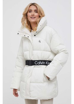 Calvin Klein Jeans kurtka damska kolor beżowy zimowa ze sklepu ANSWEAR.com w kategorii Kurtki damskie - zdjęcie 163372538