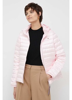 Tommy Hilfiger kurtka puchowa damska kolor różowy przejściowa ze sklepu ANSWEAR.com w kategorii Kurtki damskie - zdjęcie 163403096