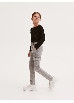Reserved - Jeansy skinny z łańcuchem - jasnoszary ze sklepu Reserved w kategorii Spodnie dziewczęce - zdjęcie 163471036