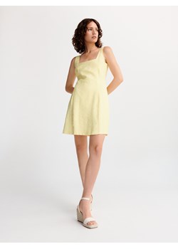 Reserved - Sukienka mini z wiskozy - jasnożółty ze sklepu Reserved w kategorii Sukienki - zdjęcie 163471639