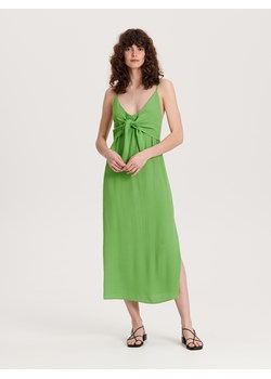 Reserved - Sukienka midi z wiskozy - zielony ze sklepu Reserved w kategorii Sukienki - zdjęcie 163471817