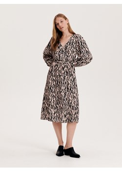 Reserved - Sukienka midi z wiązaniem - beżowy ze sklepu Reserved w kategorii Sukienki - zdjęcie 163472149