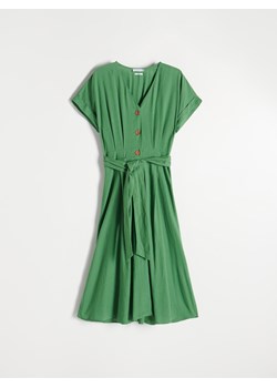 Reserved - Sukienka midi z lnem - zielony ze sklepu Reserved w kategorii Sukienki - zdjęcie 163473889