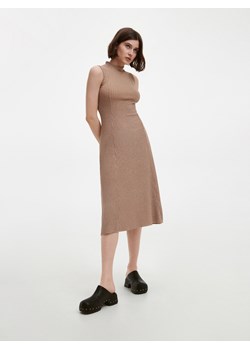 Reserved - Sukienka ze stójką - beżowy ze sklepu Reserved w kategorii Sukienki - zdjęcie 163477088